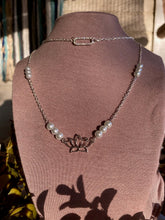 Load image into Gallery viewer, Freshwater Pearls + Lotus Choker Set
